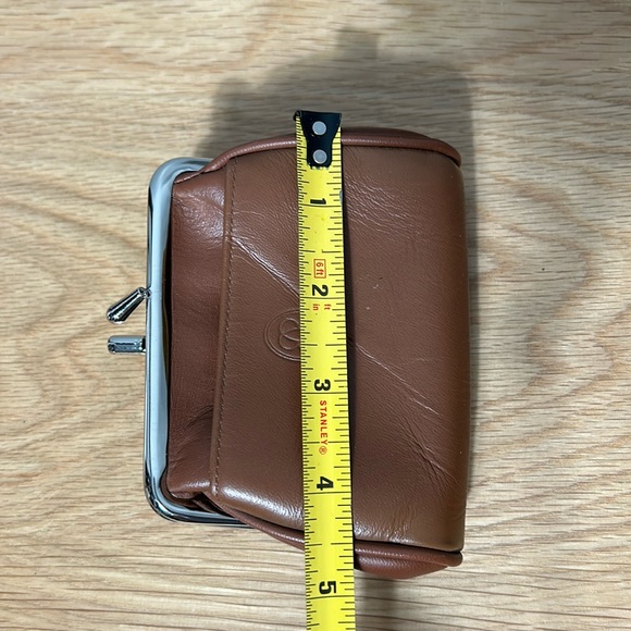 Ladies Buxton Double Pocket Genuine Leather Coin Purse, Tan- gently used - Picture 9 of 11